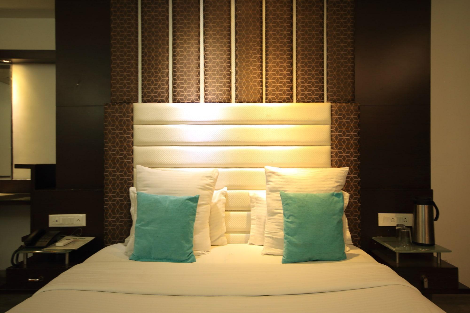 Fabhotel Kadamb Inn Ahmadábád Kültér fotó