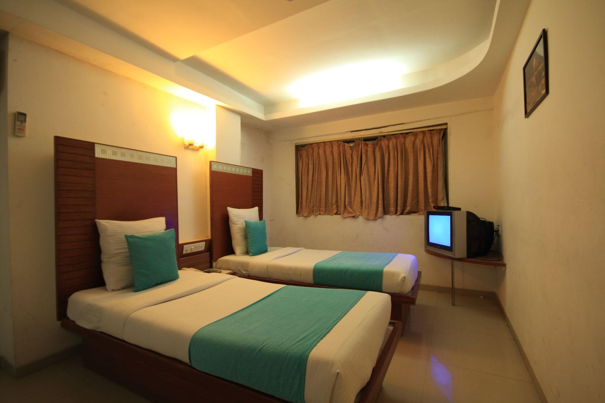 Fabhotel Kadamb Inn Ahmadábád Kültér fotó