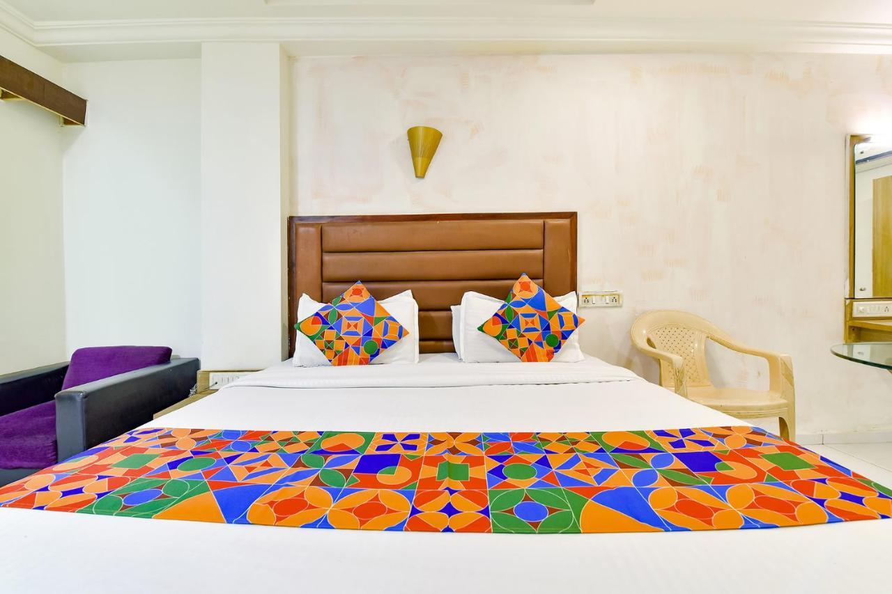 Fabhotel Kadamb Inn Ahmadábád Kültér fotó